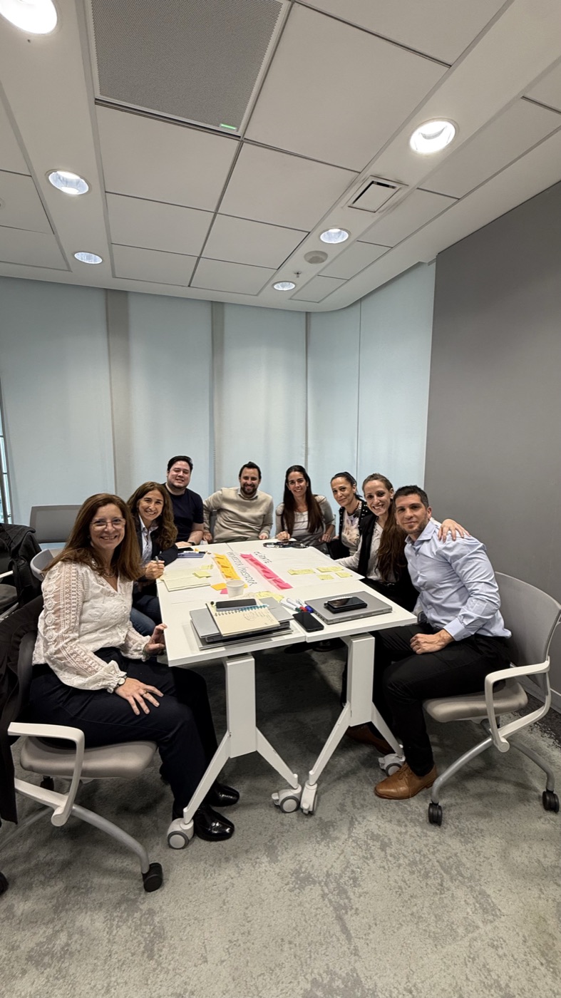 Sesión intensiva de trabajo en equipo y sincronización de objetivos